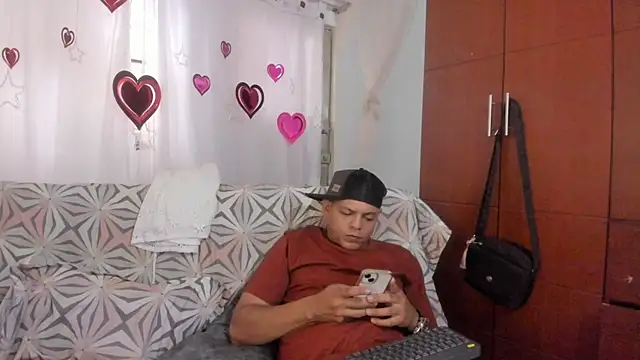 Snapshot of loreth_J chatting on September 2025 05:24:01 PM loreth J online show from September 2025 05:24:01 PM