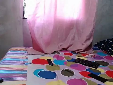 Giselabrunette25 online show from May 2026 04:56:02 PM