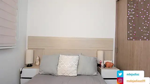 MalejaDiaz  online show from November 2025 12:42:01 PM