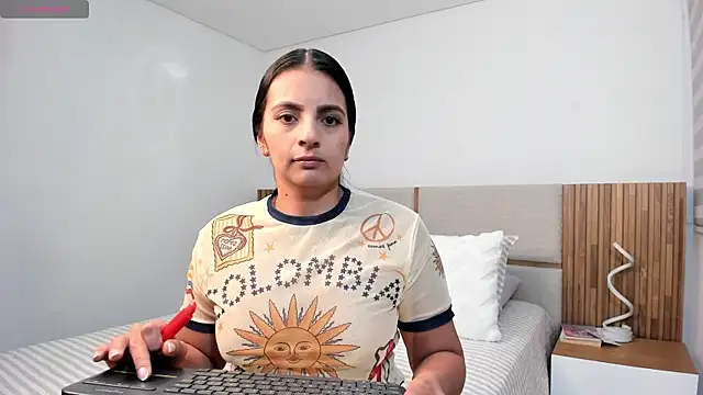 MalejaDiaz  online show from July 2026 09:54:02 PM