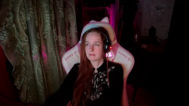 Snapshot of pearl_princess_ chatting on April 2026 12:31:01 AM pearl princess online show from April 2026 12:31:01 AM