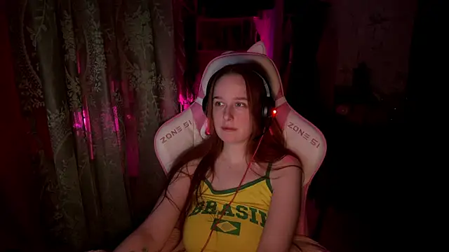 Snapshot of pearl_princess_ chatting on April 2026 03:21:02 AM pearl princess online show from April 2026 03:21:02 AM