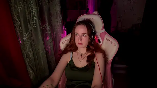 Snapshot of pearl_princess_ chatting on May 2026 04:23:02 PM pearl princess online show from May 2026 04:23:02 PM