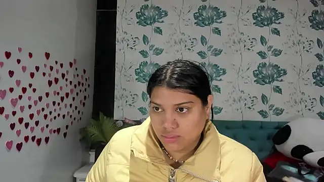 LindaBreeS online show from February 2025 12:25:02 PM