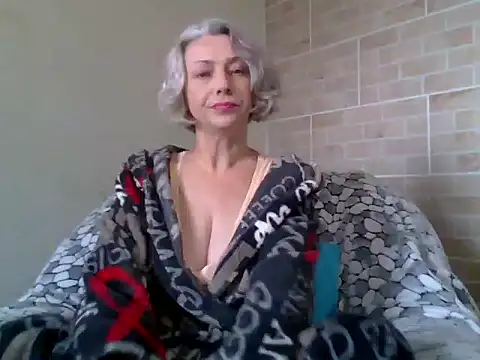Lorie Carrie online show from October 2025 11:00:01 AM