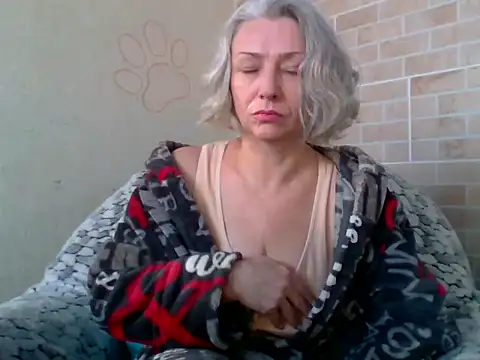 Lorie Carrie online show from February 2026 09:32:01 AM