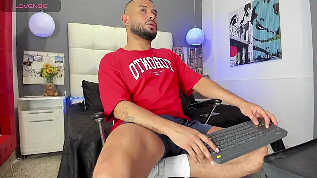 Snapshot of THIAGOXBIG chatting on March 2025 08:23:02 PM THIAGOXBIG online show from March 2025 08:23:02 PM