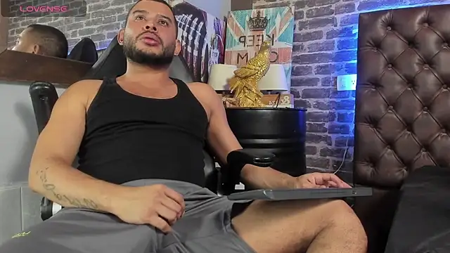 Snapshot of THIAGOXBIG chatting on November 2025 04:36:01 AM THIAGOXBIG online show from November 2025 04:36:01 AM