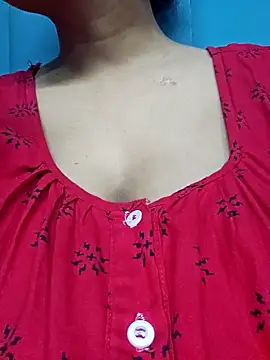 Snapshot of sexyindi_couple chatting on May 2026 02:22:01 PM sexyindi couple online show from May 2026 02:22:01 PM