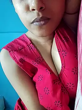 Snapshot of sexyindi_couple chatting on May 2026 07:48:02 AM sexyindi couple online show from May 2026 07:48:02 AM