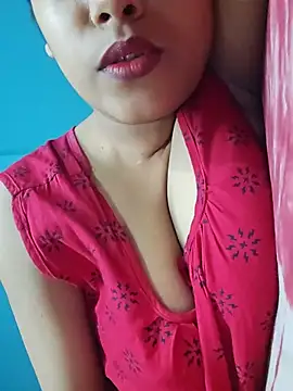 Snapshot of sexyindi_couple chatting on May 2026 07:38:01 AM sexyindi couple online show from May 2026 07:38:01 AM