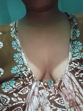 Snapshot of sexyindi_couple chatting on June 2026 02:50:02 PM sexyindi couple online show from June 2026 02:50:02 PM
