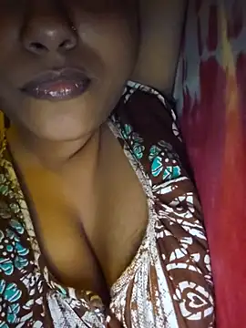 Snapshot of sexyindi_couple chatting on July 2026 06:31:01 PM sexyindi couple online show from July 2026 06:31:01 PM