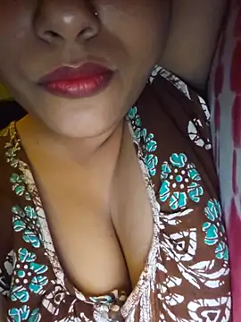 Snapshot of sexyindi_couple chatting on July 2026 06:39:02 PM sexyindi couple online show from July 2026 06:39:02 PM