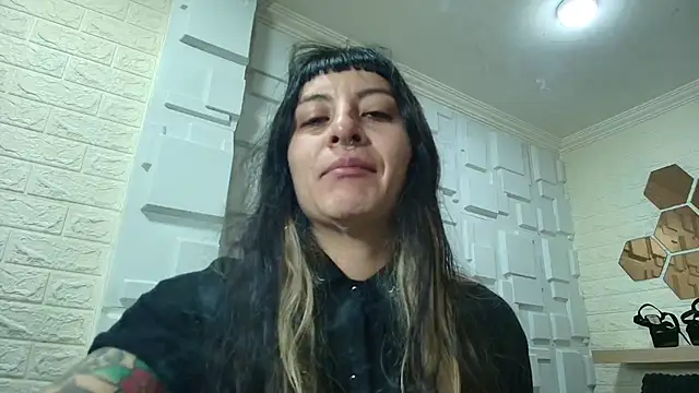 Naughty Kittenm online show from November 2025 11:35:01 AM