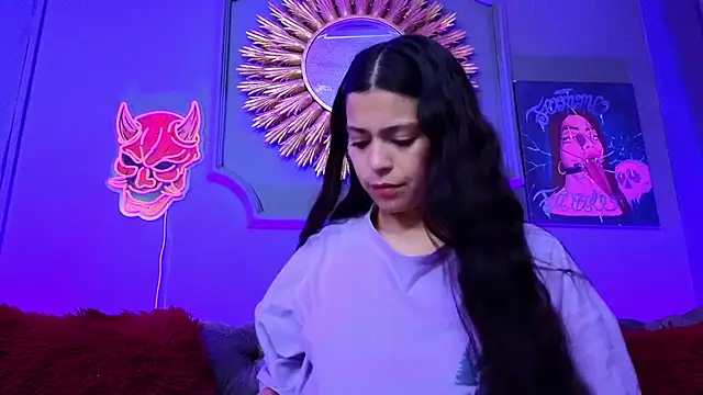 Julieta Russell online show from March 2025 12:22:01 PM