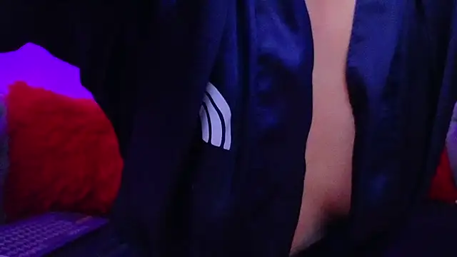 Julieta Russell online show from March 2025 12:09:01 PM