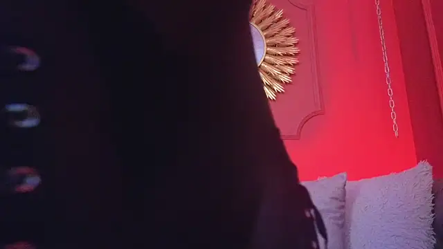 Julieta Russell online show from November 2025 12:15:02 PM