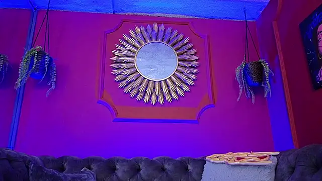 Julieta Russell online show from April 2026 11:17:01 AM