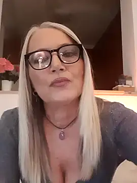 Snapshot of kikkastar chatting on December 2024 08:09:01 PM kikkastar online show from December 2024 08:09:01 PM