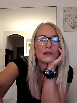 Snapshot of kikkastar chatting on December 2024 01:21:01 PM kikkastar online show from December 2024 01:21:01 PM