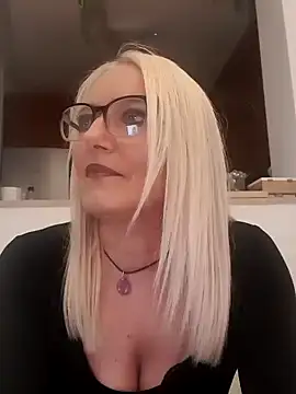 Snapshot of kikkastar chatting on February 2025 08:34:02 PM kikkastar online show from February 2025 08:34:02 PM