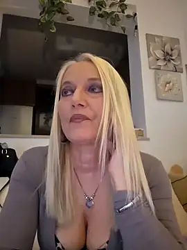 Snapshot of kikkastar chatting on March 2025 07:38:01 PM kikkastar online show from March 2025 07:38:01 PM