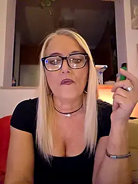 kikkastar online show from November 2025 08:41:02 PM