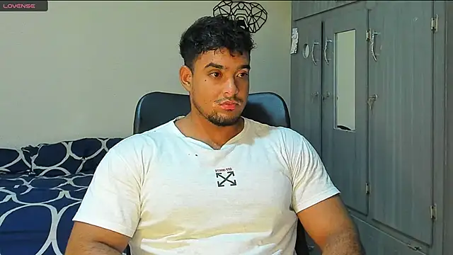 Big furry bear13 online show from December 2024 04:12:02 AM