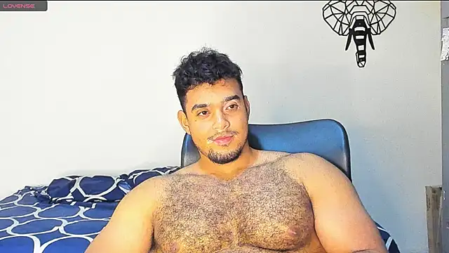 Big furry bear13 online show from December 2024 05:18:02 AM