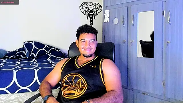 Big furry bear13 online show from February 2025 07:53:02 AM