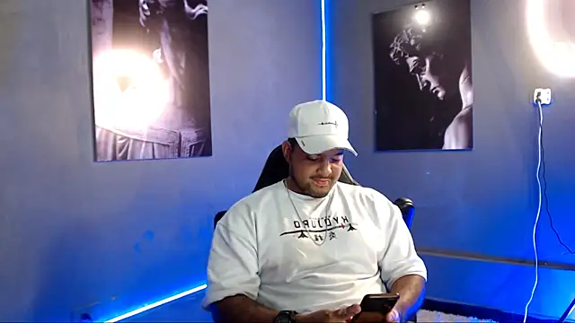 Big furry bear13 online show from September 2025 05:09:02 AM