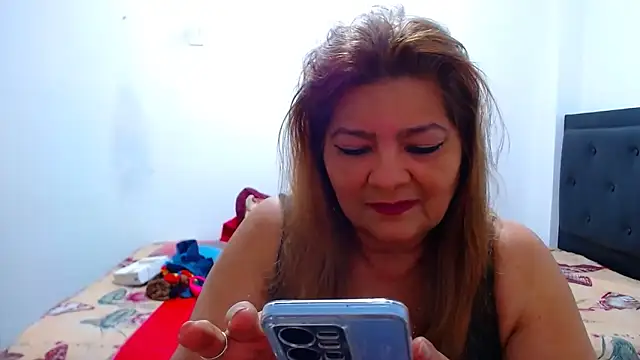 Snapshot of maturehot649 chatting on October 2025 10:54:02 PM maturehot649 online show from October 2025 10:54:02 PM