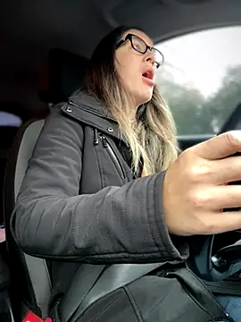 HotXMom online show from November 2025 06:46:01 AM