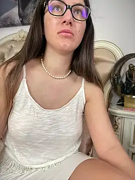 HotXMom online show from April 2026 04:02:02 AM