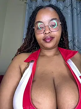 Snapshot of Linahlove chatting on July 2026 09:32:01 PM Linahlove online show from July 2026 09:32:01 PM