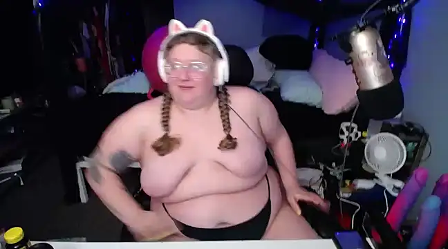 Snapshot of FatVeronica chatting on March 2025 11:49:02 AM FatVeronica online show from March 2025 11:49:02 AM