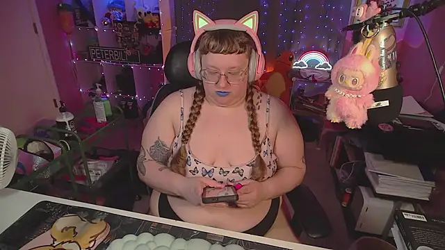 Snapshot of FatVeronica chatting on March 2026 04:29:02 PM FatVeronica online show from March 2026 04:29:02 PM