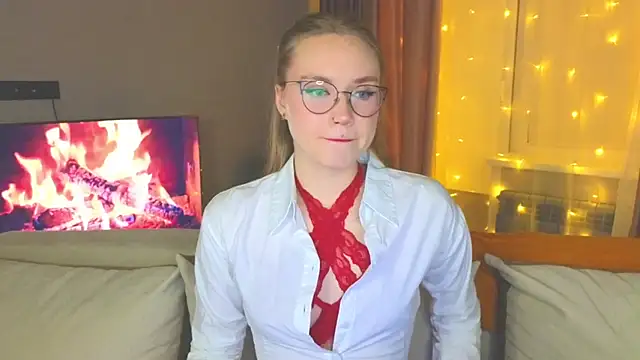 Snapshot of Aurora_Golden1 chatting on December 2024 04:31:01 PM Aurora Golden1 online show from December 2024 04:31:01 PM