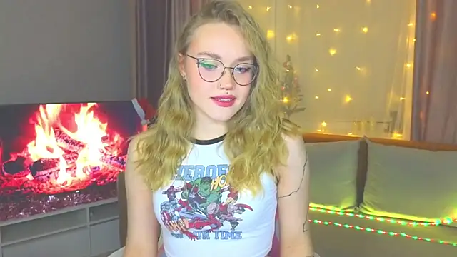 Snapshot of Aurora_Golden1 chatting on January 2025 04:34:01 PM Aurora Golden1 online show from January 2025 04:34:01 PM