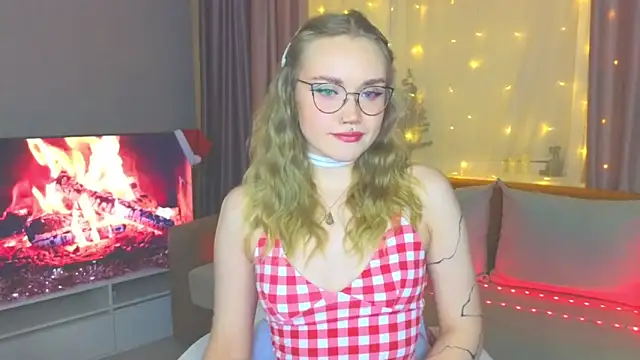 Snapshot of Aurora_Golden1 chatting on January 2025 04:23:02 PM Aurora Golden1 online show from January 2025 04:23:02 PM