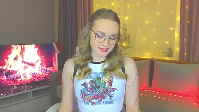 Snapshot of Aurora_Golden1 chatting on January 2025 04:28:01 PM Aurora Golden1 online show from January 2025 04:28:01 PM