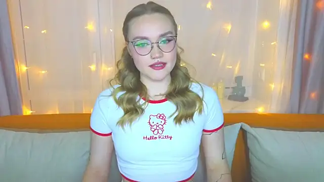 Snapshot of Aurora_Golden1 chatting on March 2025 04:34:02 PM Aurora Golden1 online show from March 2025 04:34:02 PM