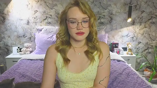 Snapshot of Aurora_Golden1 chatting on October 2025 05:25:01 PM Aurora Golden1 online show from October 2025 05:25:01 PM