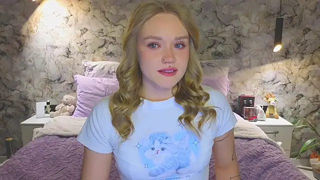 Snapshot of Aurora_Golden1 chatting on October 2025 04:51:02 PM Aurora Golden1 online show from October 2025 04:51:02 PM