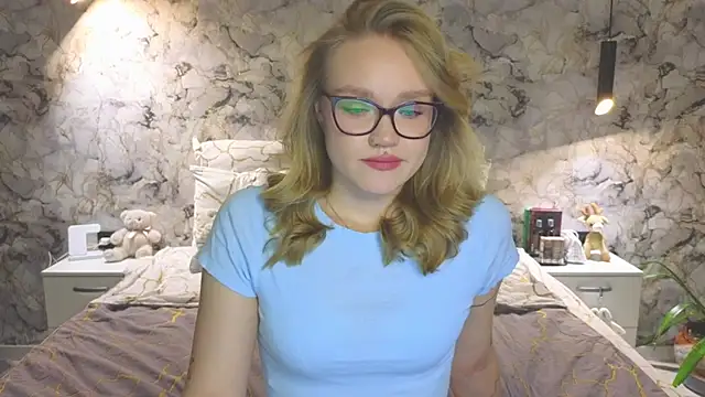 Snapshot of Aurora_Golden1 chatting on October 2025 04:00:01 PM Aurora Golden1 online show from October 2025 04:00:01 PM