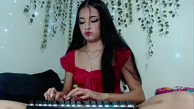 Snapshot of laurita_rico chatting on September 2025 05:11:02 AM laurita rico online show from September 2025 05:11:02 AM