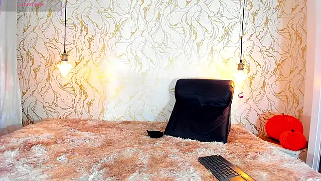 NATALIE PARKERR online show from November 2025 12:27:02 PM