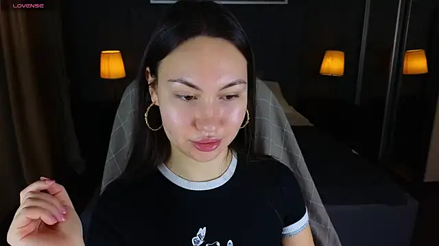 Snapshot of GIGI_BENNET chatting on December 2024 05:31:02 AM GIGI BENNET online show from December 2024 05:31:02 AM