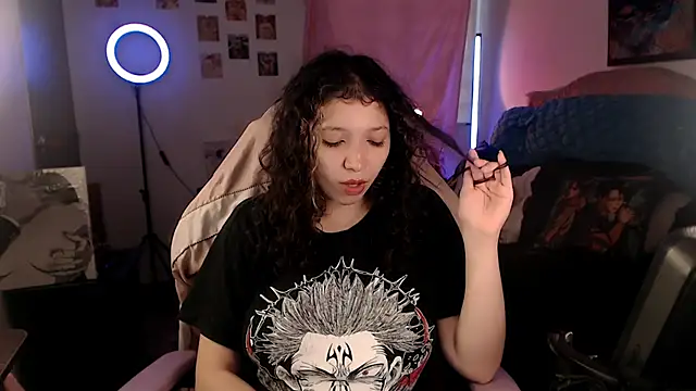 Snapshot of AllyDonfort chatting on April 2026 10:45:02 PM AllyDonfort online show from April 2026 10:45:02 PM